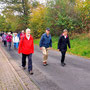 22.10.2025 Buchfinkenland-Rundwanderweg Nieder-Oberrod - P1: Wir wandern aus Oberrod heraus ...
