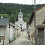 L'église de Cormaranche domine le quartier de la Charrière.