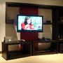 Mueble de Sala para TV plano, sistema de sonido, cables ocultos, entrepaños y mesas móviles. Fabricación: Palakas. © Taller de Diseño