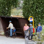 warten auf den Bus zum Museum (TT Club Bayern)