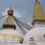 Boudnath Stupa (im Hintergrund)