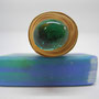 Magnethalter mit Glas-Nugget, Nahaufnahme Stirnseite, auf blauer Seife (Beispiel)