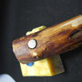 Seifenhalter aus Holz, handgefertigt, Ansicht von unten mit Magnet, rechts das Klebepad