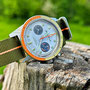 Band: Nato Matt »Mustang« | Uhr: Jaques Monnat Orange Boy Chrono