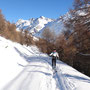 und Schneeschuhspur