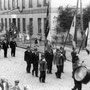 Festumzug 3. Schützenfesttag 1948 vor dem Bahnhofshotel