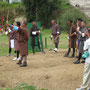 Beim Bogenschiessen - Nationalsport der Bhutaner 