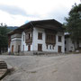 Die Schule - ehemaliges old Mothithang Hotel