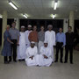 Die Prüfungskommission nach vollbrachter Arbeit. In der Bildmitte stehend: His Excellency Mr. Al Balushi vom Ministry for Tourism 
