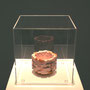 Low pixel CG 「POP ICON」 -shino 2-　　　       2012  ceramic,Acryl box  15×15×15(cm)　　個人蔵