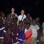 Der erste Abend: Mit den Maasai-Kindern