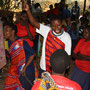 Die Massai tanzen und singen