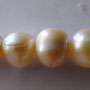  (17)Karoliukai iš perlų. kaina 350 lt.