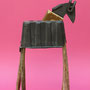 Primitief paardje 21ste eeuw 40x25x11cm