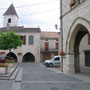 La place de Tournon, avec à droite le grand préau ou est prévu le blason en mosaïque