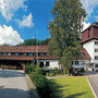 Jugendherberge, rechts das Gästehaus von vorne