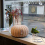 Schaufenster-Arrangement (mit Sitzkissen) von A. Mühlbauer, A. Ochmann, K. Hildebrandt-Buchner 