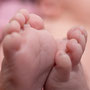 Neugeborenenfotografie, Neugeborenes, Newborn, Babyfüße, Baby, Babyfoto, Freising, Neugeborenenshooting, Hebamme