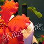 3 stöckige Hibiskus Fondanttorte mit Bambus und Glückskeksen - rot orange - Blüte