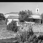 La chapelle en 1958. On distingue une sorte de fresque sur le mur .
