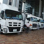 会場に展示された先進安全技術を装備した大型トラック