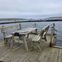Sitzgelegenheit beim Café am Strand