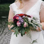 Romantisches Brautkleid aus Seiden-Crépe-Georgette mit zartem Pünktchen-Tüll