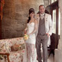 Raffiniertes Brautkleid aus luxuriöser Chantilly-Spitze und Seidensatin mit eingearbeiteter Korsage
