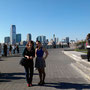 Ich und Leonie vor der Skyline of NYC