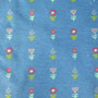 Blümchen auf rauchblau (in Wirklichkeit etwas dunkler) 