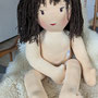individuelle Wunschpuppe, diverse Puppen, handgemachte Stoffpuppe kaufen, Puppe mit PEG-Button, Puppe mit sichtbarer Behinderung, lebensgroße Puppe 70cm