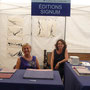 Stand des Editions Signum avec Roselyne Sibille