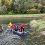 Auch so eine schwierige Stelle. Hier rein- und wieder rauszufahren ist nicht einfach, da die Weser mit hoher Geschwindigkeit fließt. Hier muss man kräftig steuern, rudern und gleichzeitig Ruder lang machen. Bild beim Rausfahren.