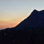 Sonnenuntergang mit Balmfluhchöpfli beim Start der Wanderung