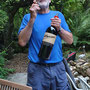 Der Arealgärtner mit seinem köstlichen 3-Liter Amarone Pensionsgeschenk