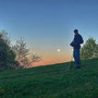 Sonnenuntergang im Westen, Vollmond im Osten