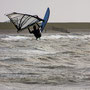 Windsurfer bij storm Waddenzee 2008