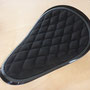 Harley-Davidson Einzelsitz mit Alcantara in einer Rautenabsteppung neu bezogen.