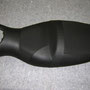 BMW R 1100 S. Sitzbank wurde mit Kunstleder glatt und Anti-Rutschmaterial auch für den Sozius neu bezogen.