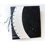 Fotoalbum Korsett und Ringe - 30cmx30cm, 100 Seiten weiß, Bezug: Crash-Lederimitat schwarz, Korsett: Crash-Satin naturweiß, anthrazitfarbene Kordel, silberfarbene Hohlnieten; Hochrelief: Ringe.