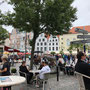 Der "neue Markt" in Rostock. Trotz Corona eine Menge Menschen unterwegs. Masken, Abstand??