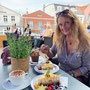 Darauf ein Küchelchen mit heißer Schokolade und Cappocino