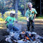 Feuer machen auf dem Campingplatz (und spielen damit…)