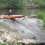 wenig Wasser auf der Wehrkante