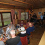 gut gefüllte Hütte - gute Stimmung