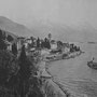 Brissago con il piroscafo „Regina Madre“, che nel 1943 é stato ribattezzato in „Piemonte“. La fotografia risale al periodo tra sett. 1904 (varata del piroscafo) e ottobre 1919 (data del timbro postale della Cartolina fotografica)