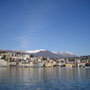 Am 21. April beginnt meine letzte Wanderetappe mit einem Irrlauf durch Lugano. Im letzten Moment erreiche ich das einzige Schiff, das heute nach Capolago fährt. Erleichtert schaue ich zurück auf Lugano.