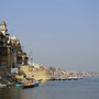 GANGES / GHATS [VARANASI/INDIA]