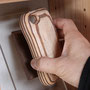 木のぬくもりを手にとって感じられるショールーム iPhone ウッドケース