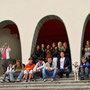 Klassenfoto vor dem Bundesbriefmuseum in Schwyz